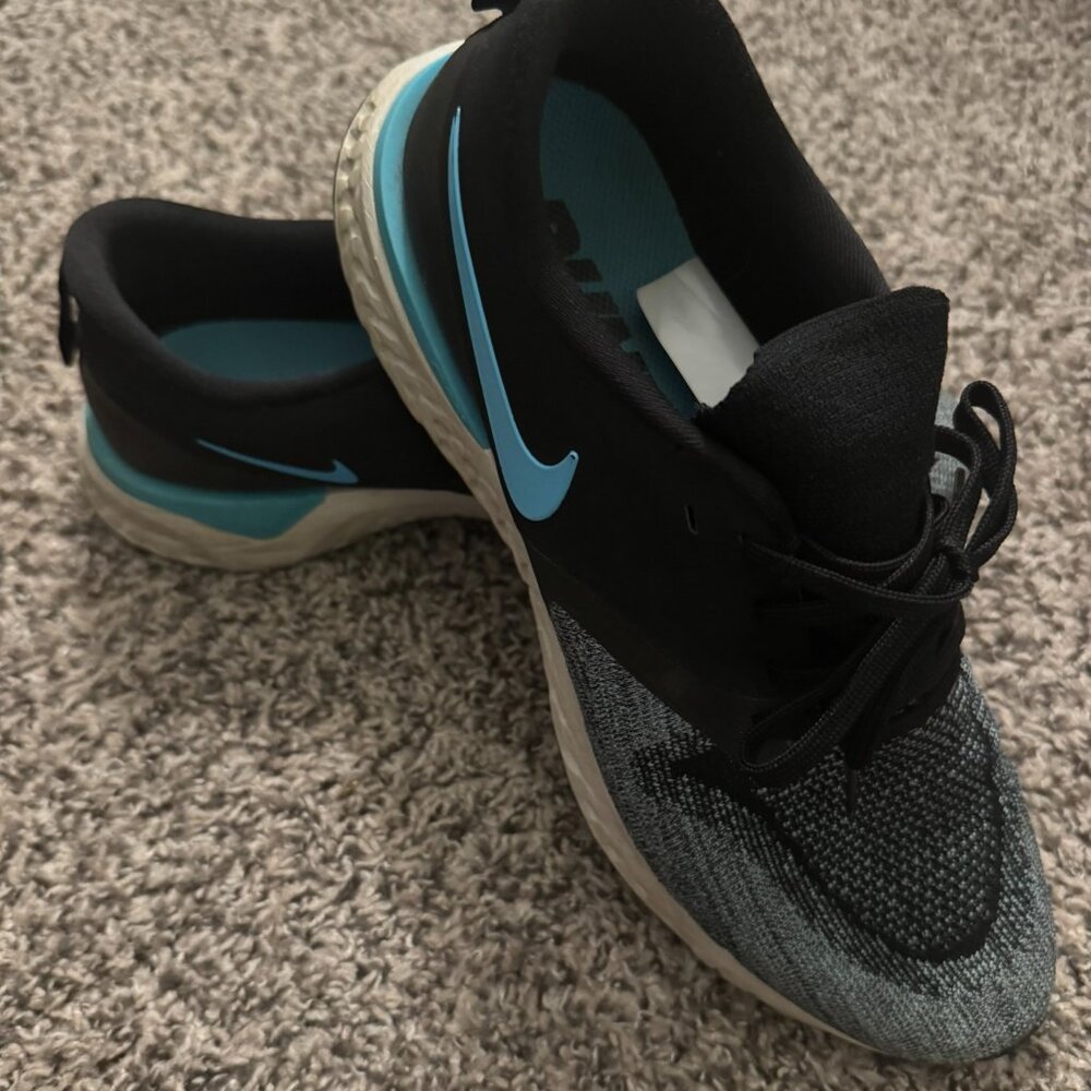 Nike Odyssey React 2 Flyknit Mens 11 Black and Blue